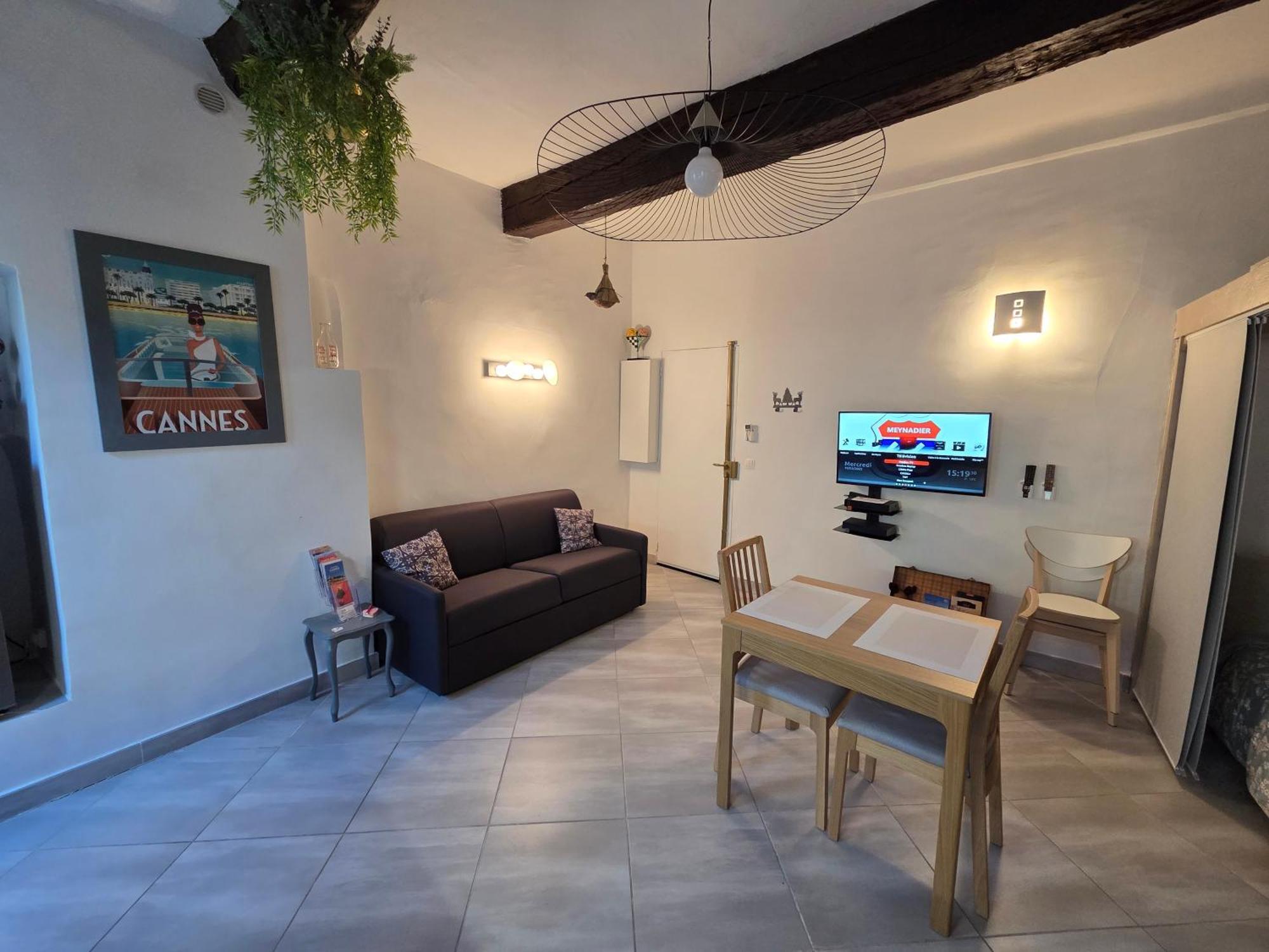 Meynadier 66 - Tres Calme Avec Cour Privative, Plage, Gare, Palais A 300m Appartement *